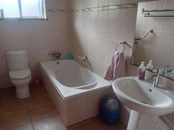 4 Bedroom Property for Sale in Haven Hills Eastern Cape
